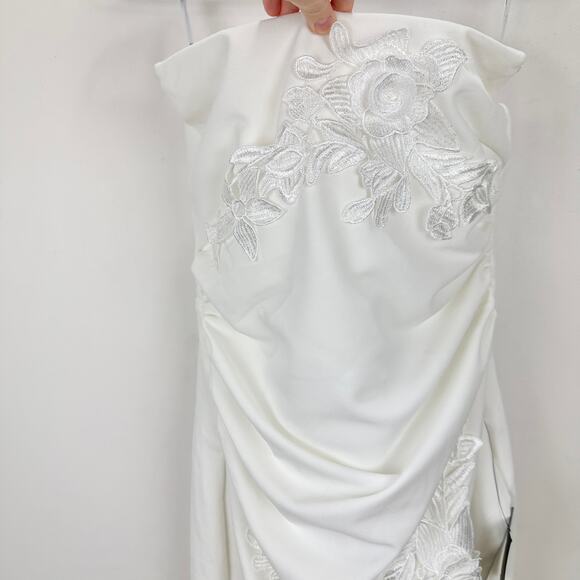 Lulus Divine Sensation White 3D Embroidered Strapless Mini Dress Medium NWT - Picture 8 of 12